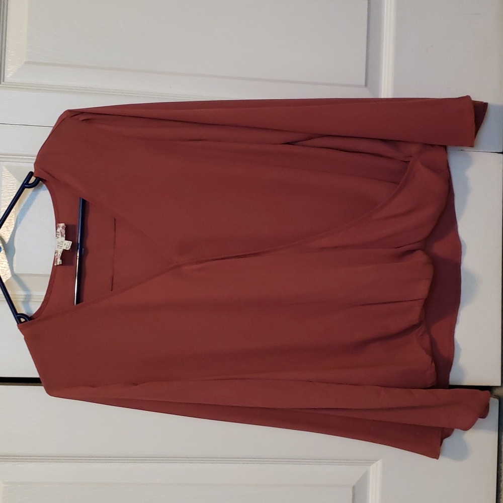 Long sleeve work top